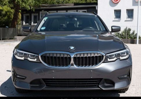 BMW 330, 2021
