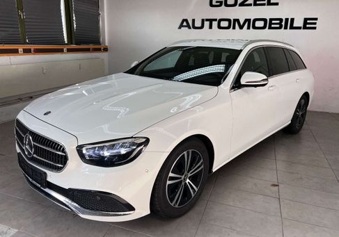 Mercedes-Benz E 200, 2022