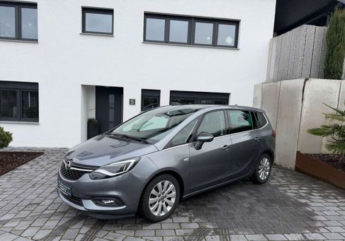 Opel Zafira, 2017