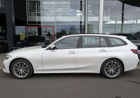 BMW 320, 2022