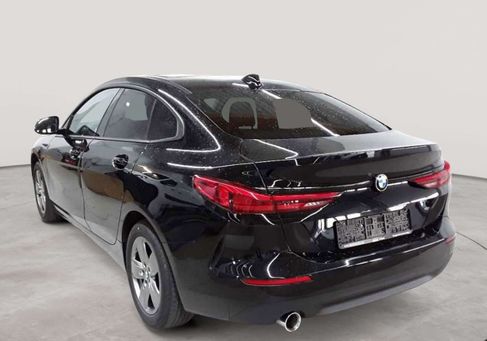 BMW 216, 2022