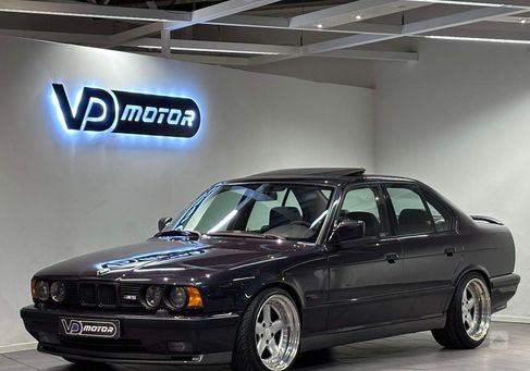 BMW M5, 1990