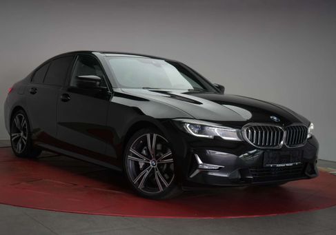 BMW 330, 2022