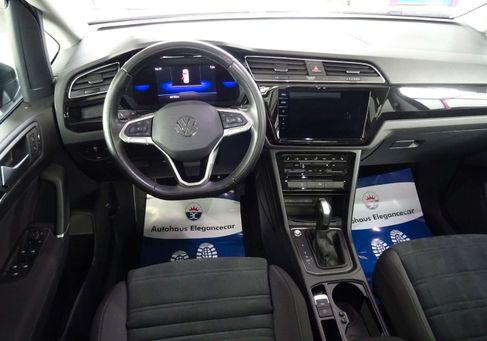 Volkswagen Touran, 2022 3