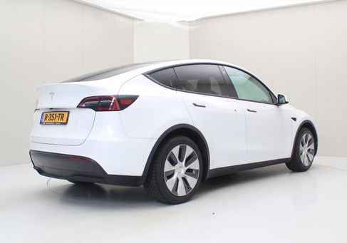 Tesla Model Y, 2022 2
