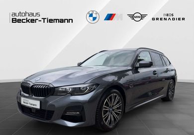BMW 330, 2022