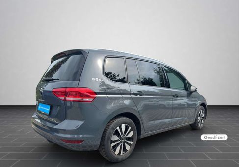 Volkswagen Touran, 2025 3