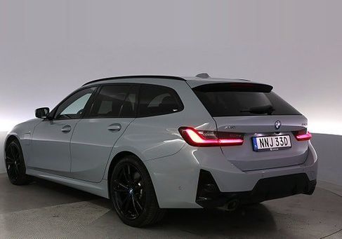 BMW 330, 2024