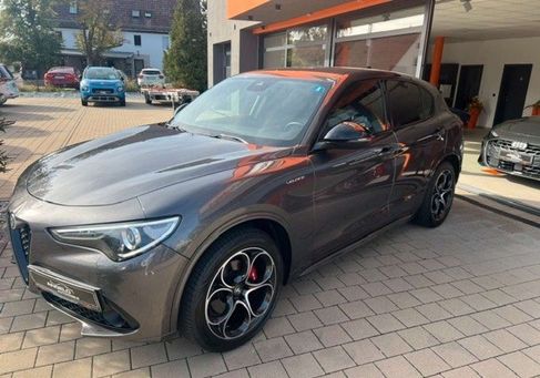 Alfa Romeo Stelvio, 2022 3