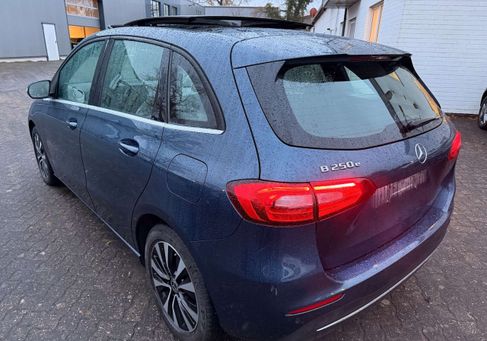 Mercedes-Benz B 250, 2022