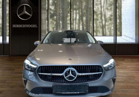 Mercedes-Benz B 180, 2025