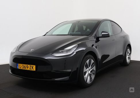 Tesla Model Y, 2021