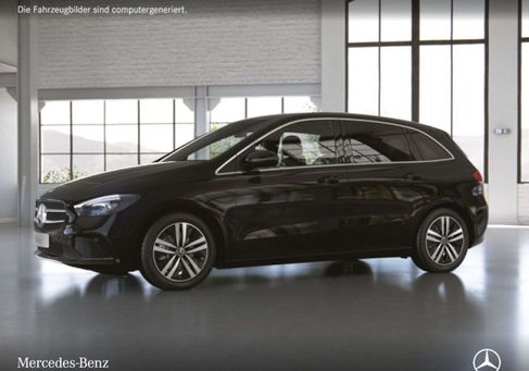 Mercedes-Benz B 180, 2022
