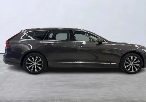 Volvo V90, 2022