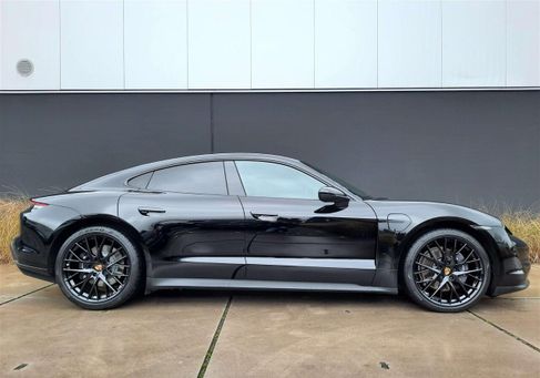 Porsche Taycan, 2023