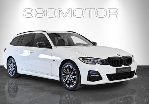 BMW 330, 2022