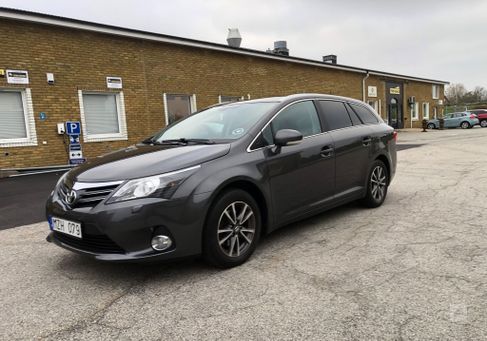 Toyota Avensis, 2012