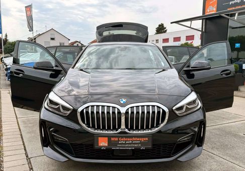 BMW 120, 2023