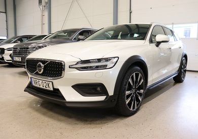 Volvo V60 Cross Country, 2023