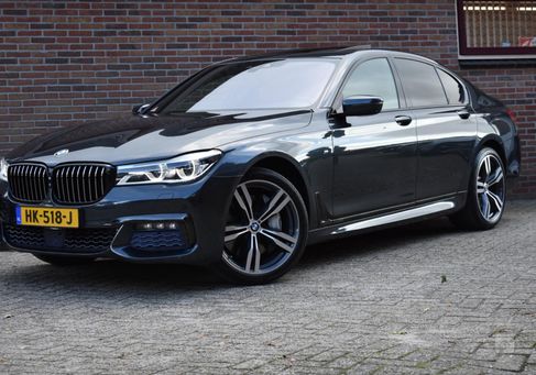 BMW 750, 2015