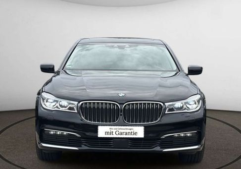 BMW 740, 2017