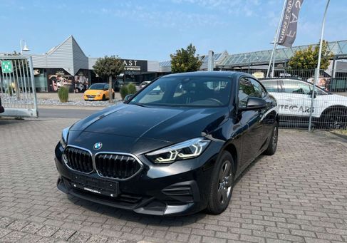 BMW 216, 2023