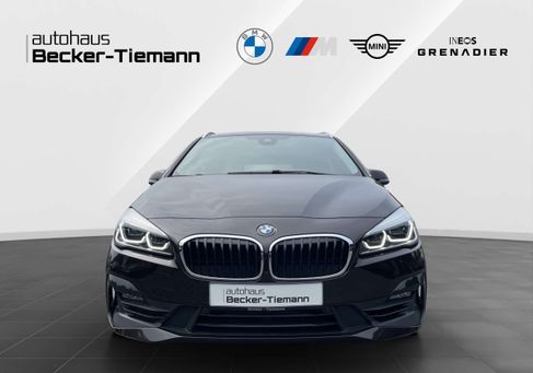 BMW 216, 2021