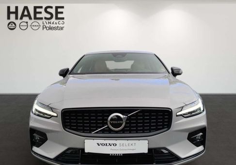 Volvo S60, 2022