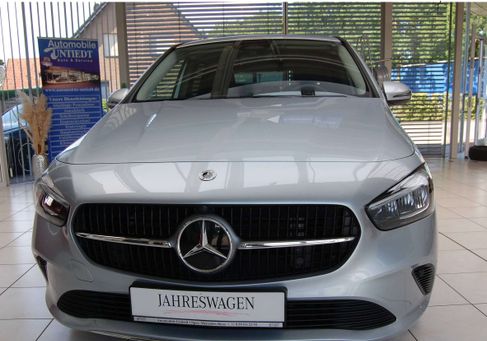 Mercedes-Benz B 180, 2025