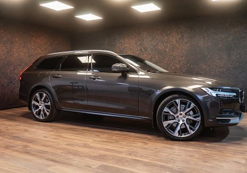 Volvo V90 Cross Country, 2023