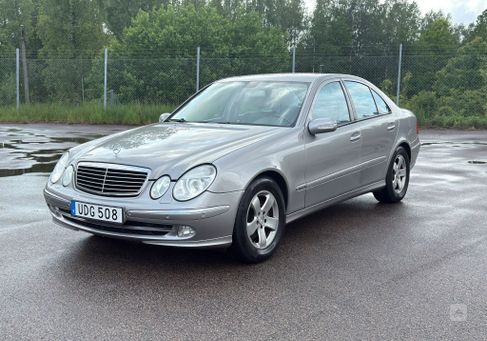 Mercedes-Benz E 320, 2003