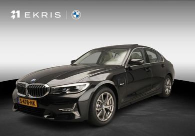 BMW 330, 2022