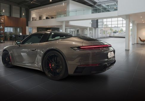 Porsche 911, 2024
