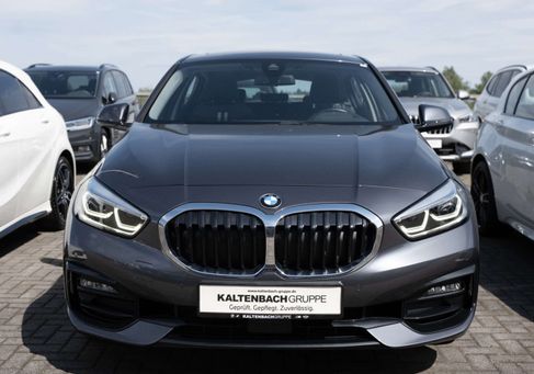 BMW 118, 2021