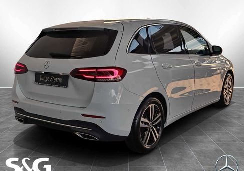Mercedes-Benz B 200, 2022