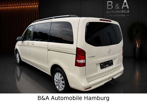 Mercedes-Benz 220, 2021