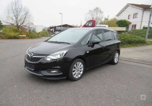 Opel Zafira, 2018