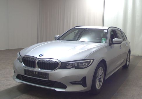 BMW 318, 2021