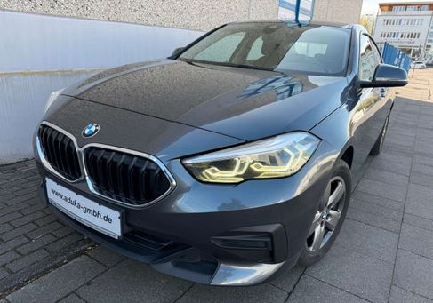 BMW 216, 2021