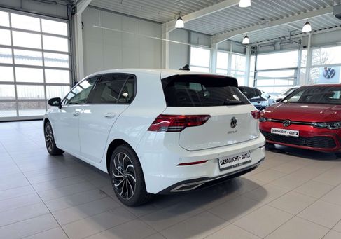 Volkswagen Golf, 2024 3