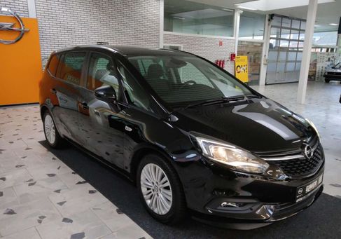 Opel Zafira, 2018
