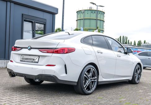 BMW 218, 2022 2