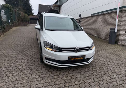 Volkswagen Touran, 2021 3
