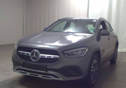 Mercedes-Benz GLA 180, 2023