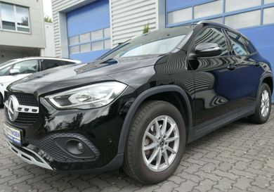 Mercedes-Benz GLA 200, 2022