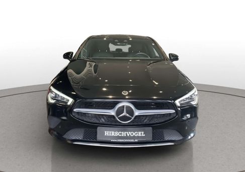 Mercedes-Benz CLA 200, 2022 3