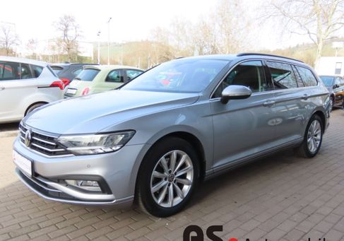 Volkswagen Passat, 2022