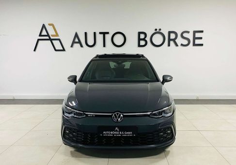 Volkswagen Golf, 2022