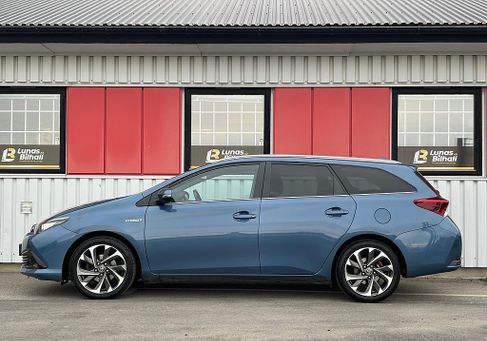 Toyota Auris Touring Sports, 2016