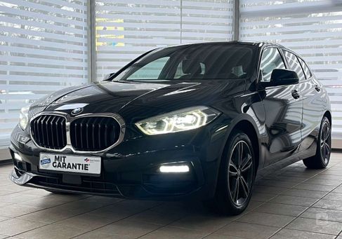 BMW 118, 2021